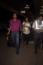 Lara Dutta and Mahesh Bhupati spotted leaving for their London vacation in Sahar International Airport on 28th Oct 2011 (5).JPG